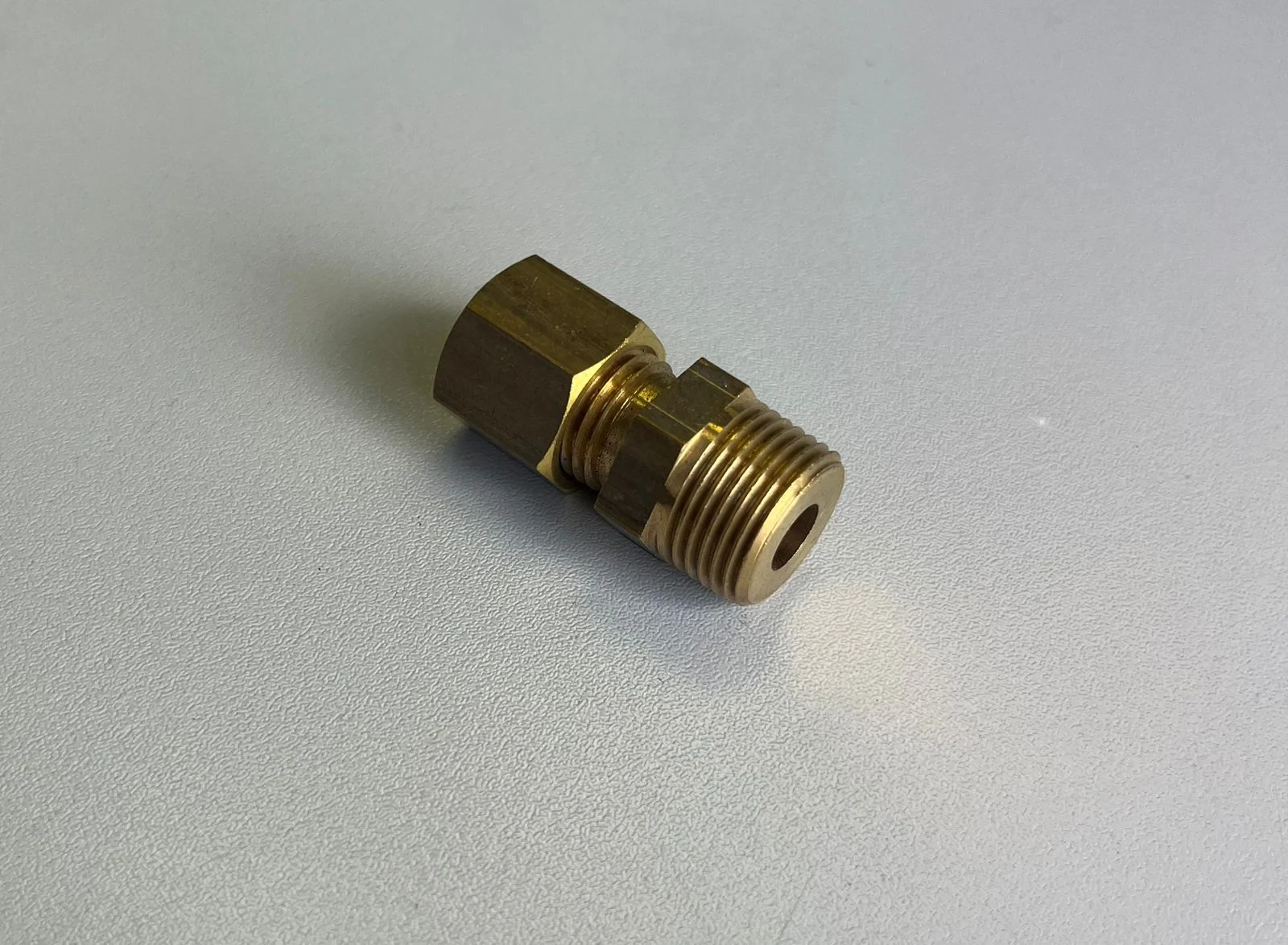 Резьбовое соединение Ofix-Oil, R 3/8х8мм, проходное, латунь
