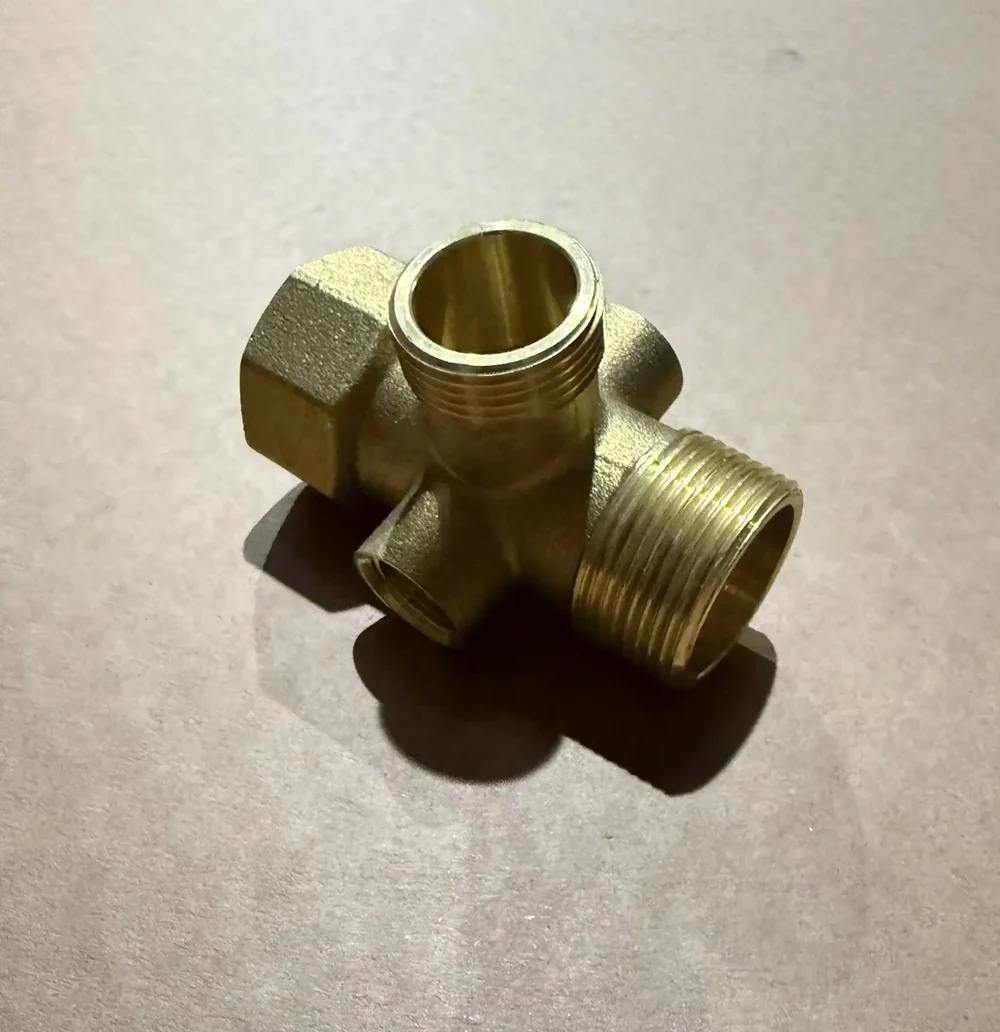Тройник 1"1/4 - 1/2" - 1"1/4 - 1/2" (EA117)