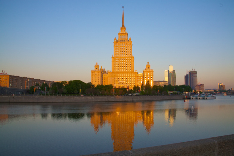 Отель Radisson Royal (гостиница "Украина") — фотография 1